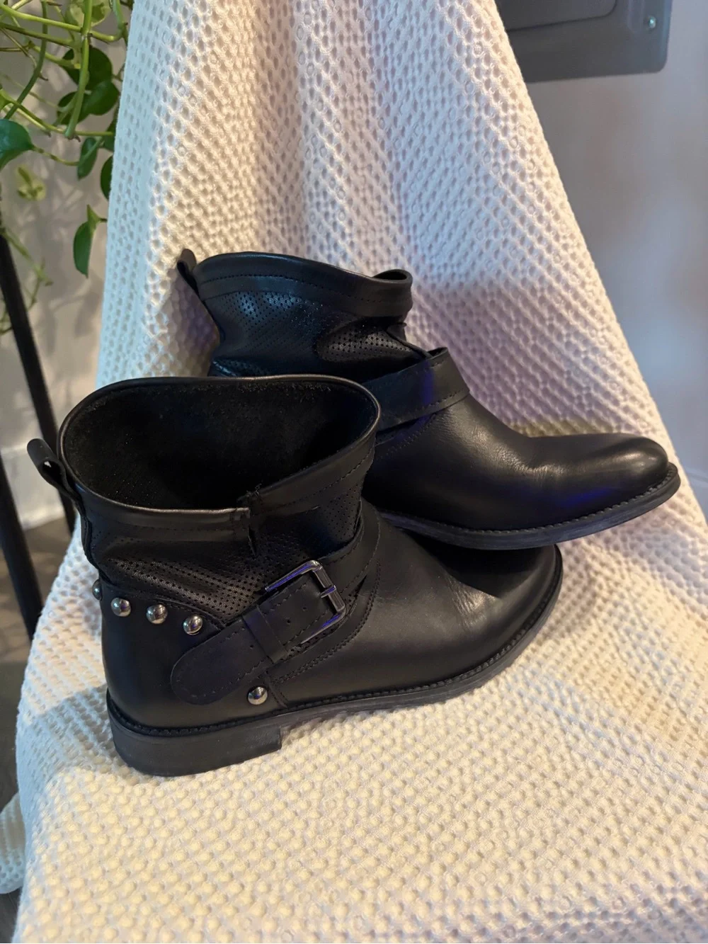Bata Red Label Leather Ankle Boots - Classic Slip-On Style